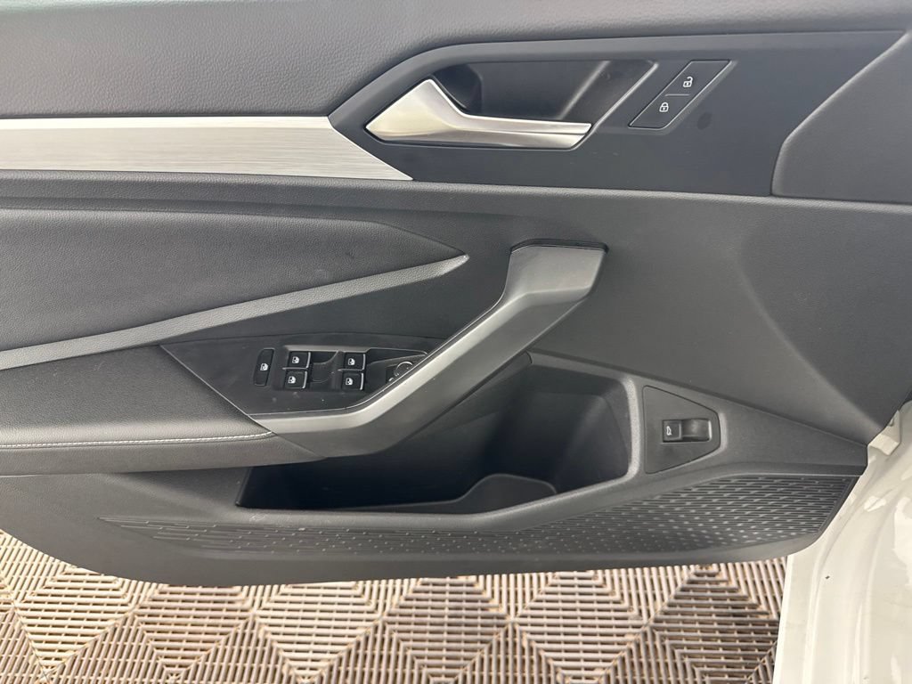 Used 2025 Volkswagen Jetta Sport FWD image 20
