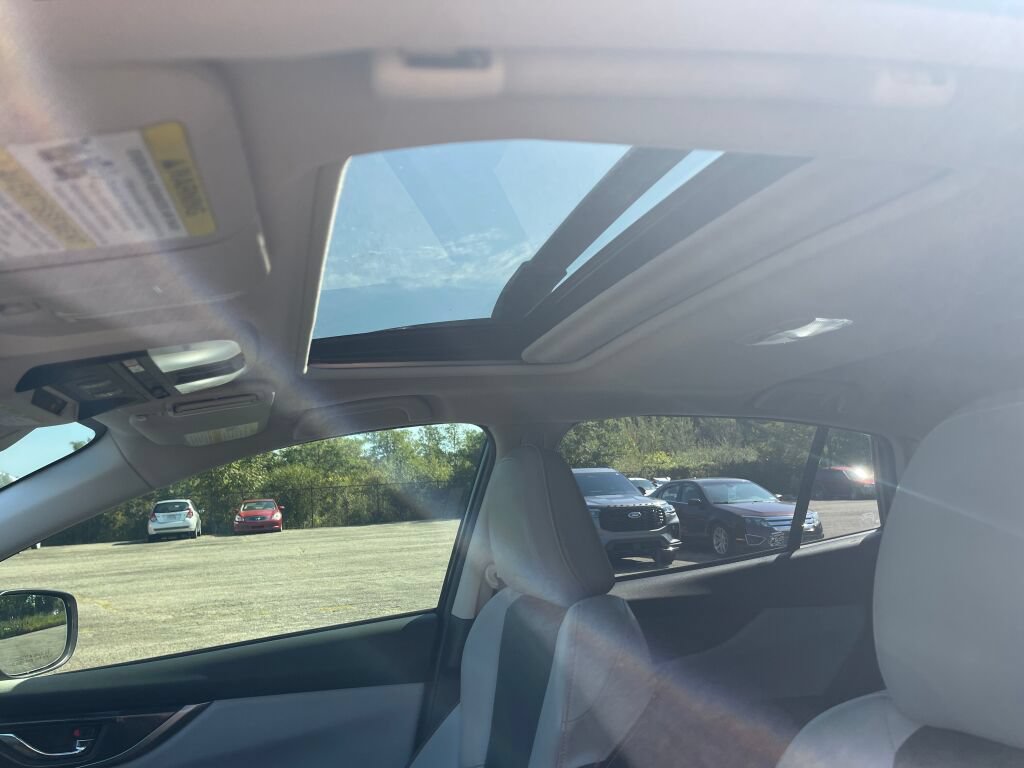 Used 2019 Subaru Crosstrek 2.0i Limited w/ Moonroof Package w/Navigation AWD/4WD image 9