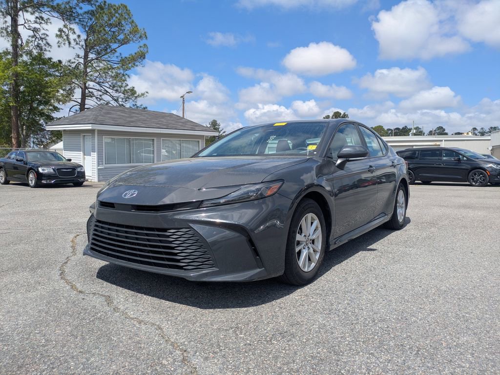 Used 2025 Toyota Camry LE FWD image 8