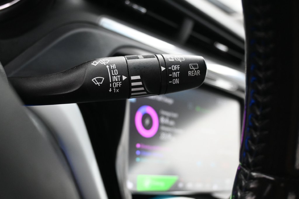 Used 2020 Chevrolet Bolt LT FWD image 12