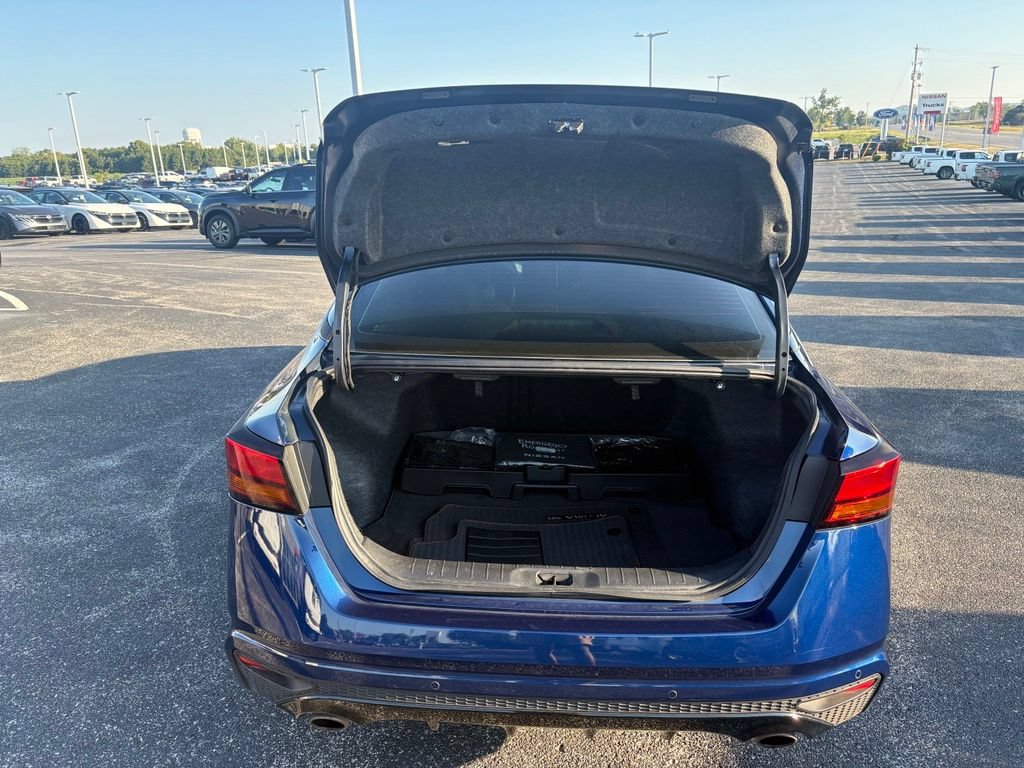 Used 2024 Nissan Altima 2.5 SR w/ SR Premium Package FWD image 9
