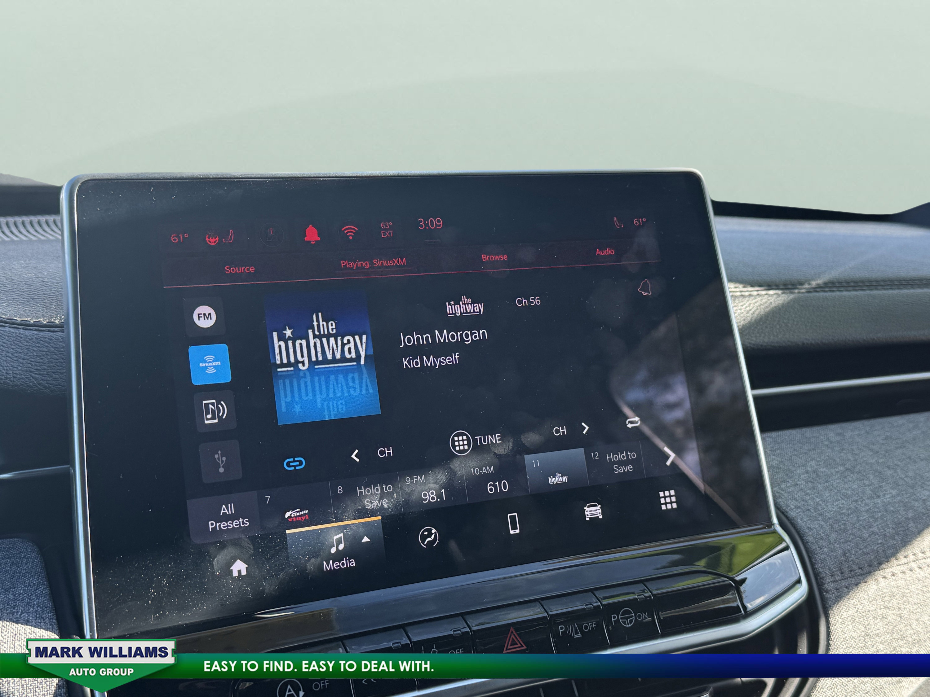 Used 2024 Jeep Compass Latitude w/ Sun and Sound Group image 27