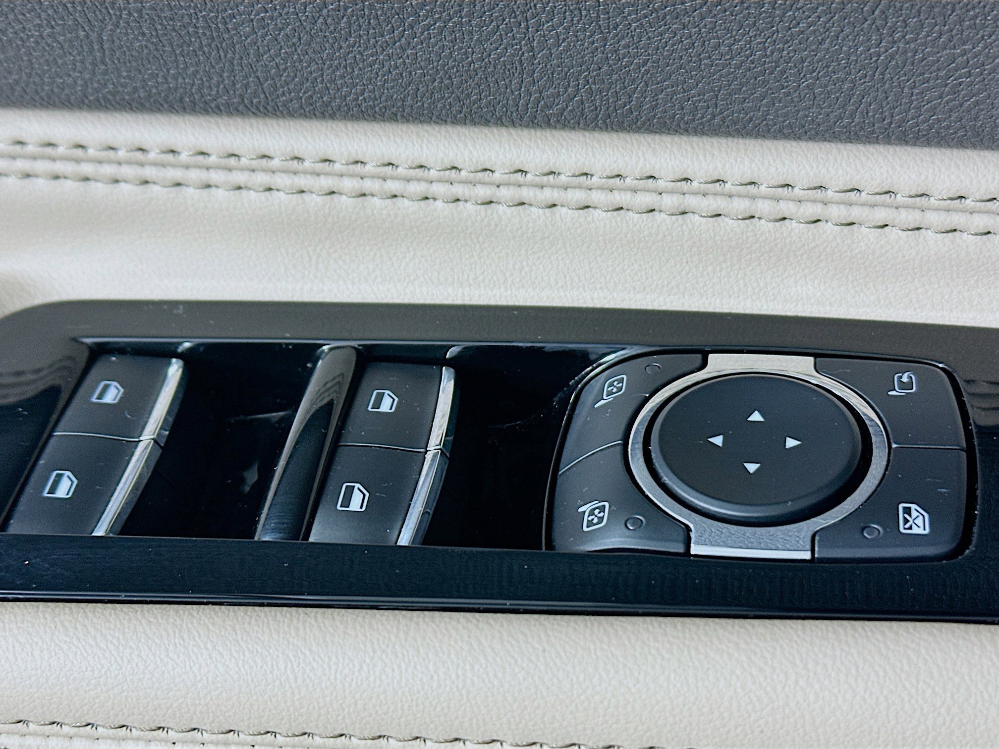 Used 2023 Lincoln Corsair FWD image 14