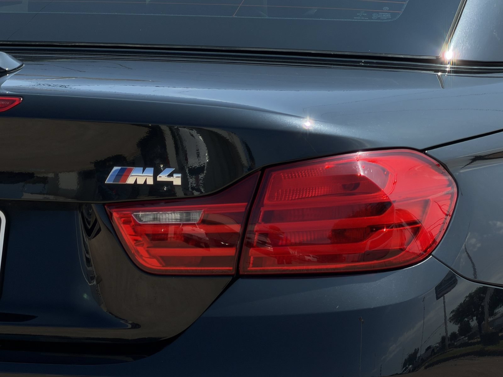 Used 2015 BMW M4 Convertible RWD image 11