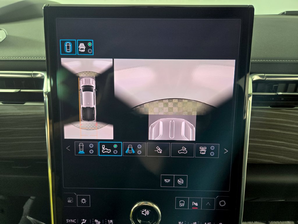 Used 2025 GMC Sierra EV Denali AWD/4WD image 34