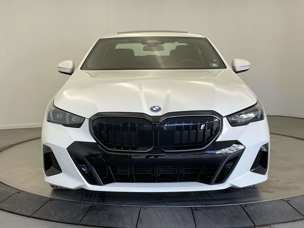 New 2026 BMW i5 eDrive40 w/ M Sport Package AWD/4WD image 8