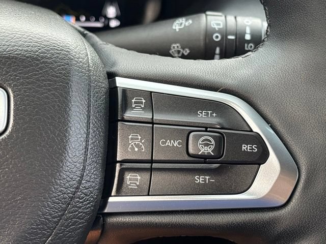 Used 2023 Jeep Compass High Altitude w/ Driver Assist Group I AWD/4WD image 19
