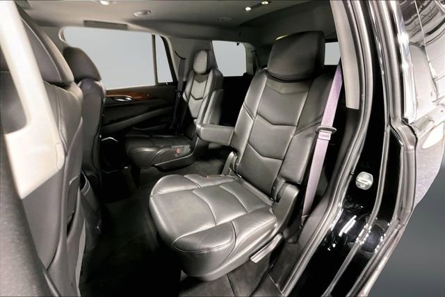 Used 2016 Cadillac Escalade Luxury AWD/4WD image 22