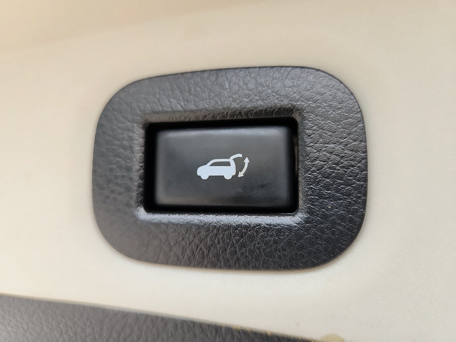 Used 2018 Nissan Rogue SV FWD image 29