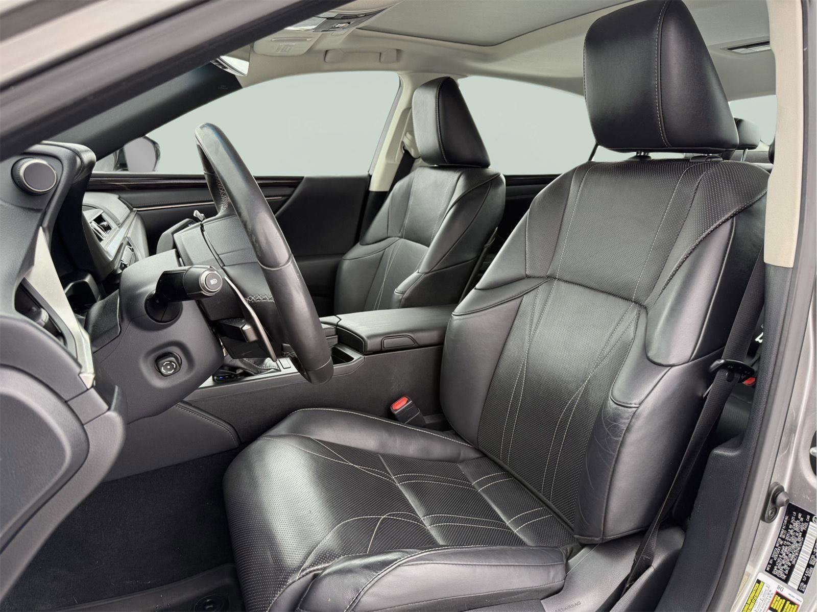 Used 2021 Lexus ES 350 Luxury image 12