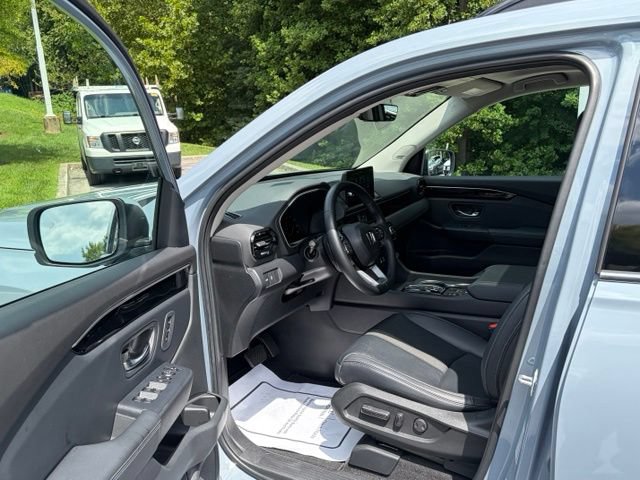 Used 2023 Honda Pilot Touring image 15