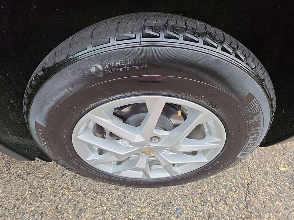 Used 2023 Chevrolet Equinox LS FWD image 30
