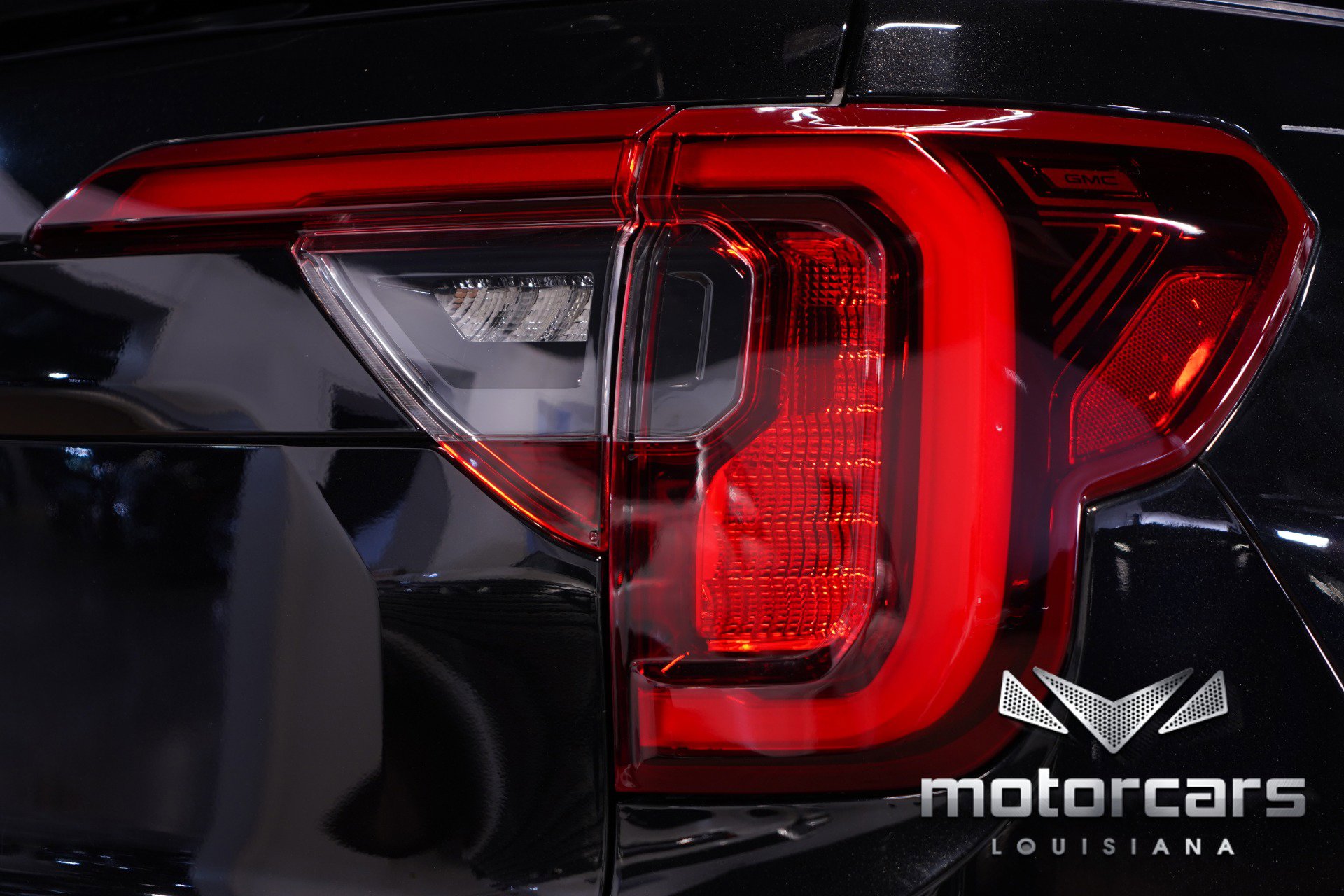 Used 2022 GMC Acadia SLE w/ Driver Convenience Package image 18