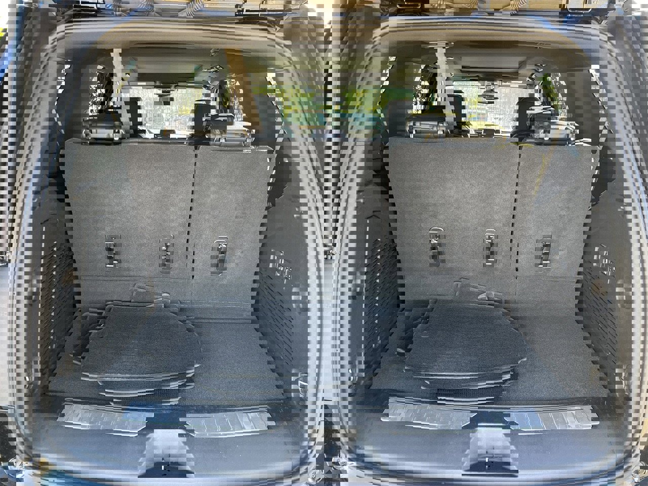 Used 2024 GMC Yukon AT4 w/ AT4 Premium Plus Package image 27