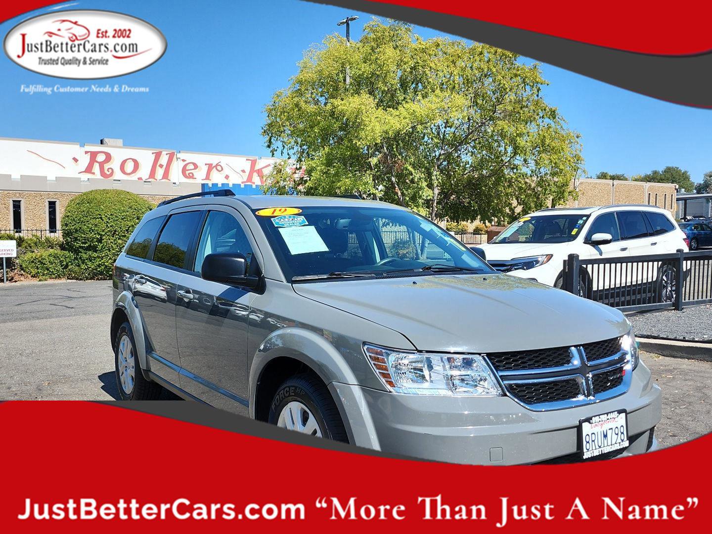Used 2019 Dodge Journey SE image 1