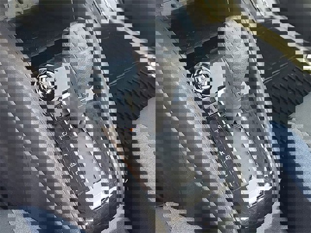 Certified 2025 Nissan Versa SV w/ Trunk Package image 18