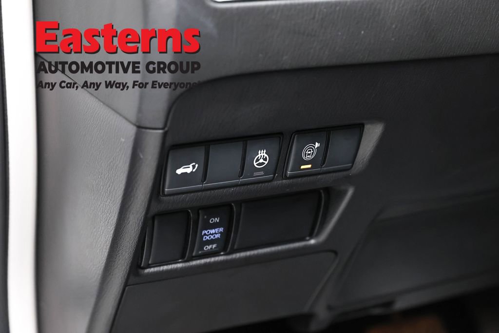 Used 2024 Nissan Armada SL w/ Captain's Chairs Package image 26