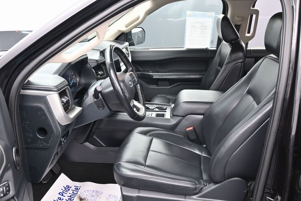 Used 2024 Ford Expedition XLT image 18