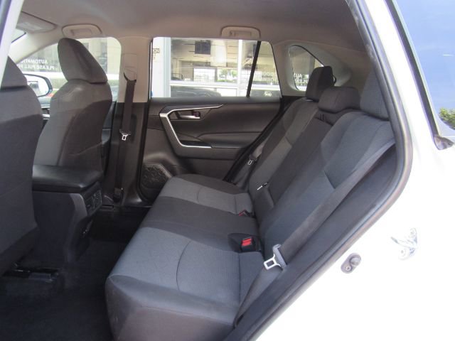 Used 2025 Toyota RAV4 XLE image 19