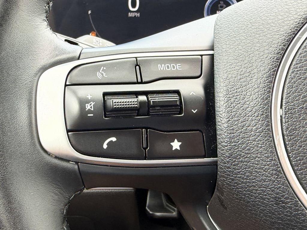Used 2025 Kia Sportage SX FWD image 31