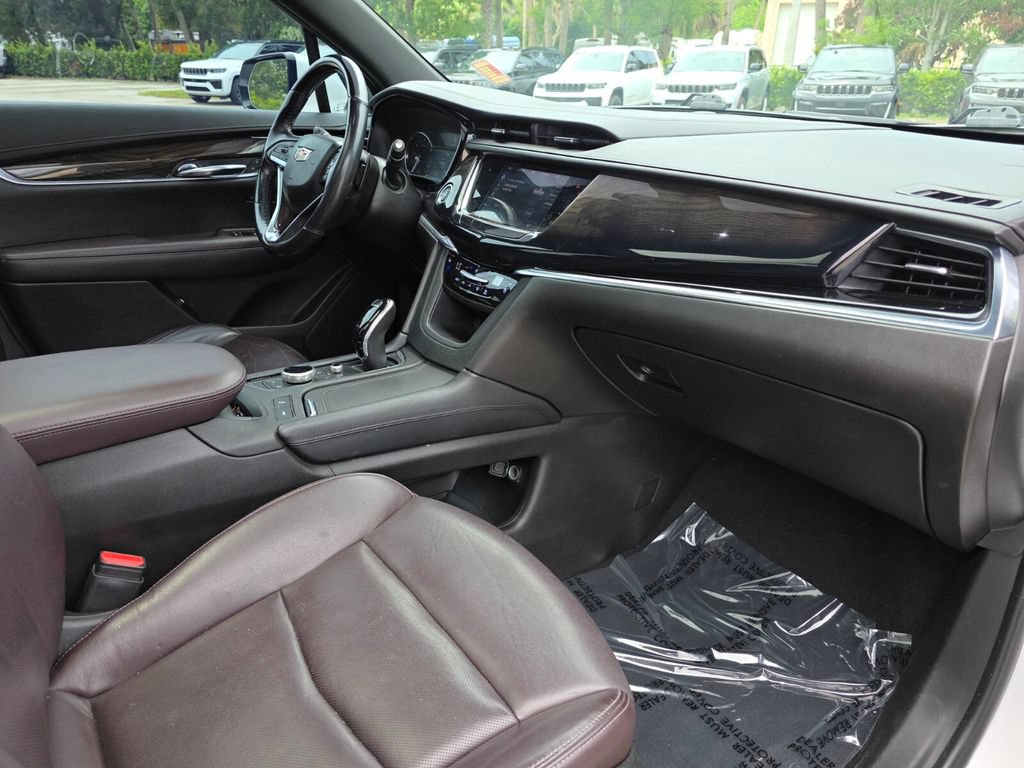 Used 2021 Cadillac XT6 Premium Luxury FWD image 14