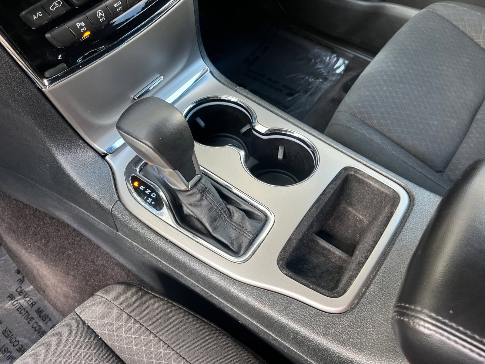 Used 2019 Jeep Grand Cherokee Laredo w/ 18" Wheel & 8.4" Radio Group image 24