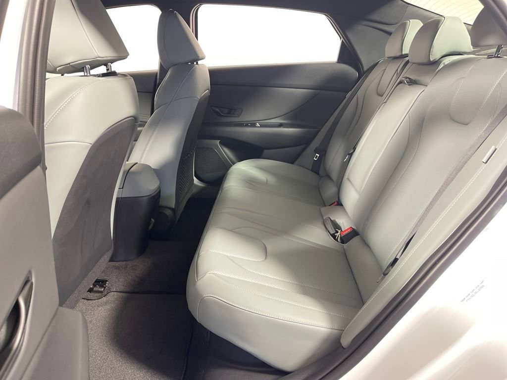 New 2025 Hyundai Elantra Limited image 13