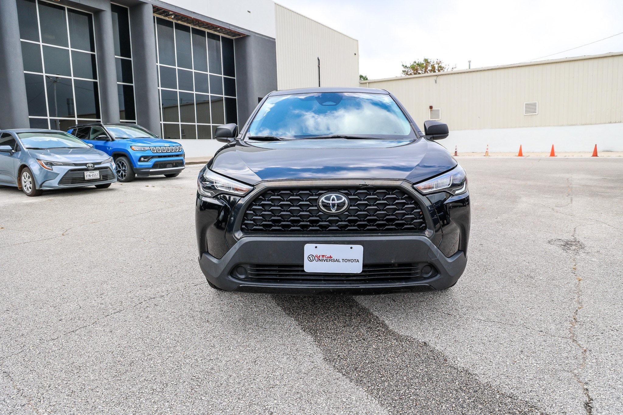 Used 2023 Toyota Corolla Cross L AWD/4WD image 3