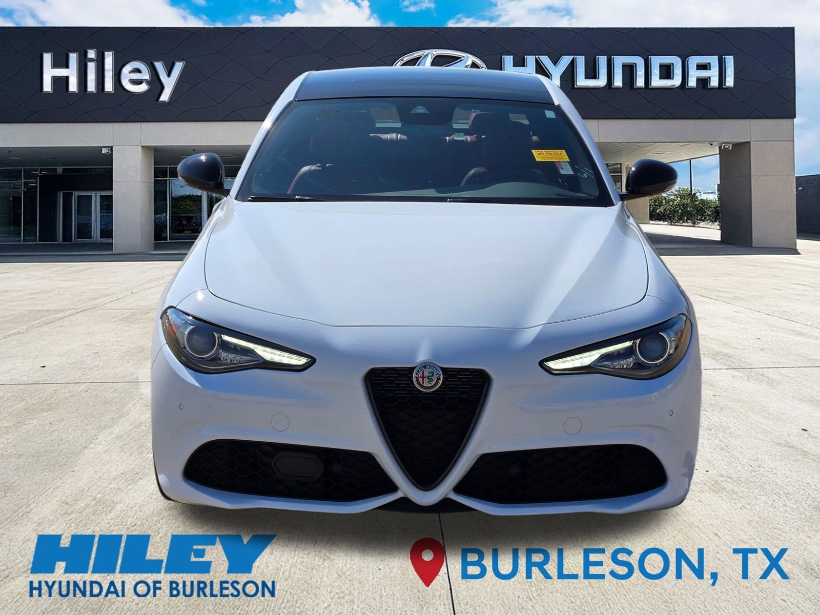 Used 2023 Alfa Romeo Giulia Veloce AWD/4WD image 8