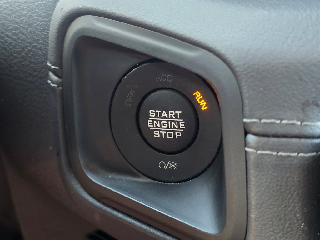 Used 2025 Jeep Wrangler Unlimited Rubicon AWD/4WD image 40
