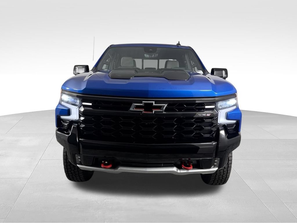 Used 2023 Chevrolet Silverado 1500 ZR2 w/ Technology Package AWD/4WD image 4