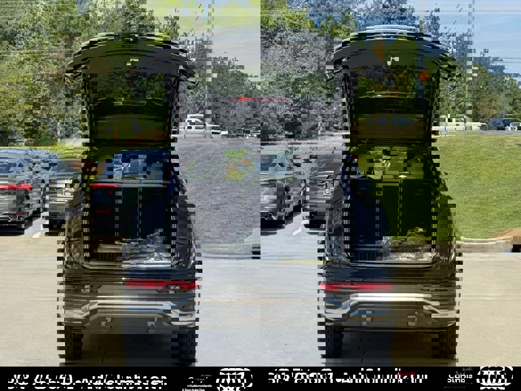 Certified 2025 Audi Q5 2.0T Premium Plus image 18