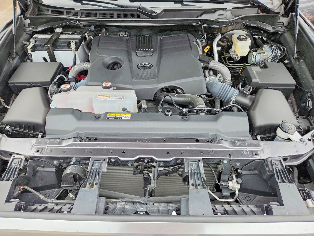 Used 2025 Toyota Tundra Limited AWD/4WD image 9