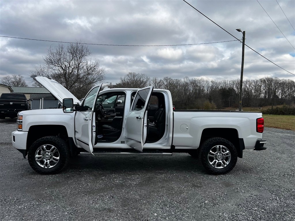 Used 2018 Chevrolet Silverado 2500 High Country w/ Duramax Plus Package image 22