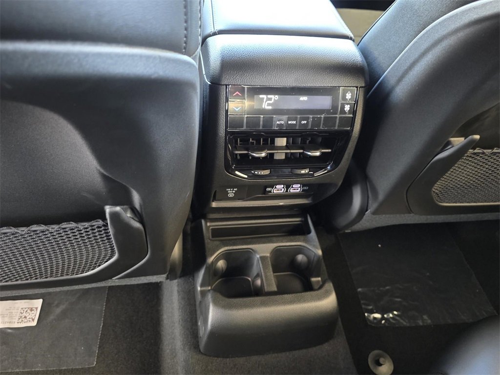 New 2025 Jeep Grand Cherokee L Altitude image 10
