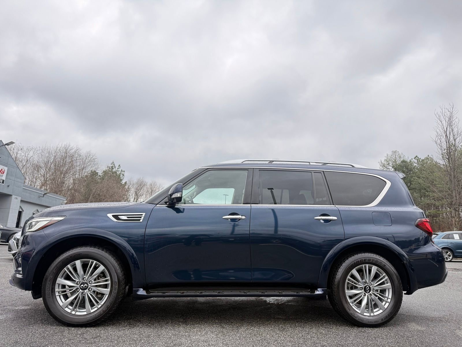 Used 2021 INFINITI QX80 Luxe image 2