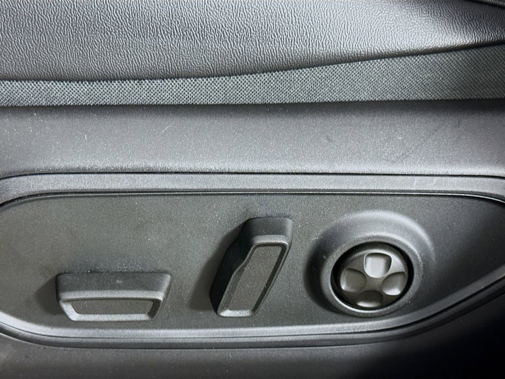 New 2025 Jeep Grand Cherokee Altitude image 19