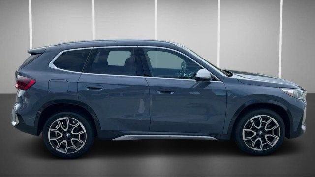 Used 2023 BMW X1 xDrive28i w/ Premium Package AWD/4WD image 4