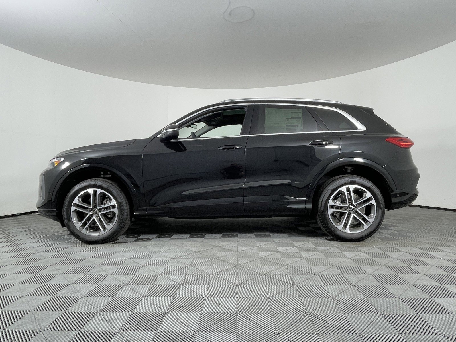 New 2025 Audi Q5 Premium image 11