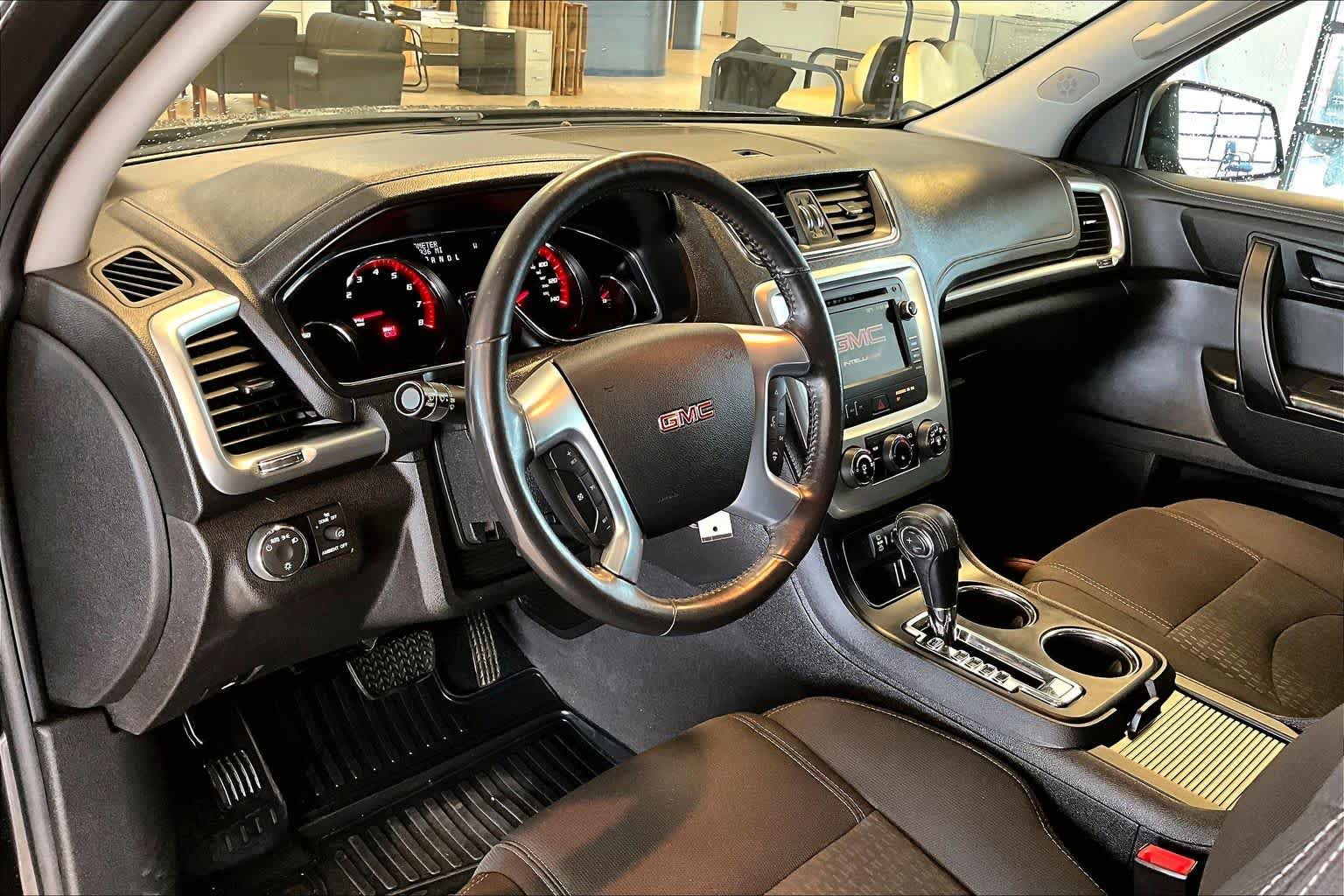 Used 2016 GMC Acadia SLE AWD/4WD image 18