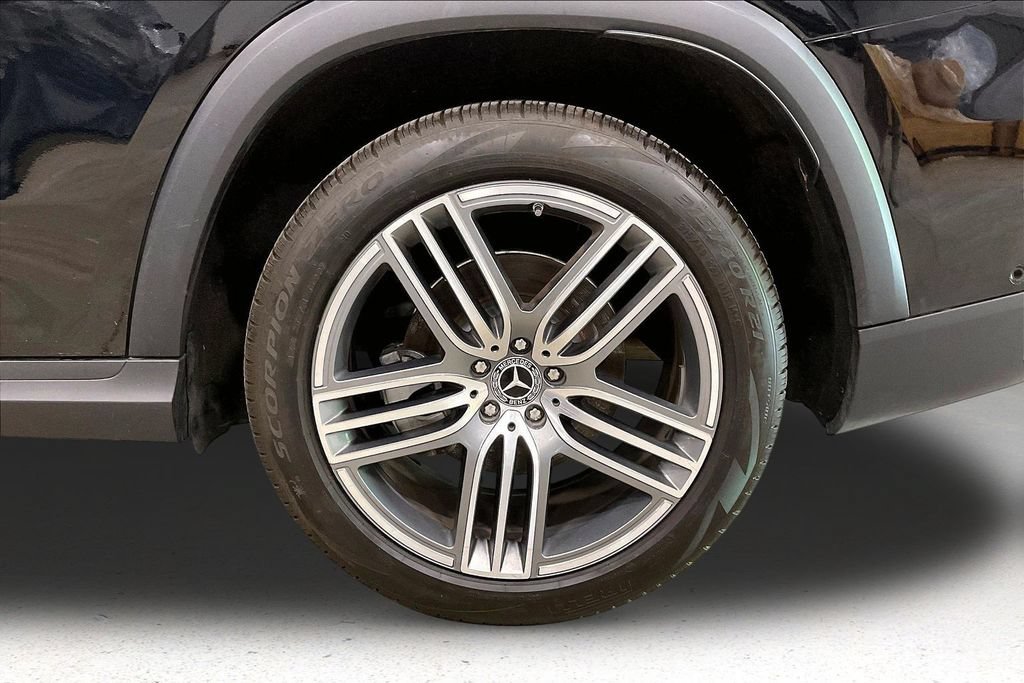 Used 2024 Mercedes-Benz GLS 450 4MATIC image 35