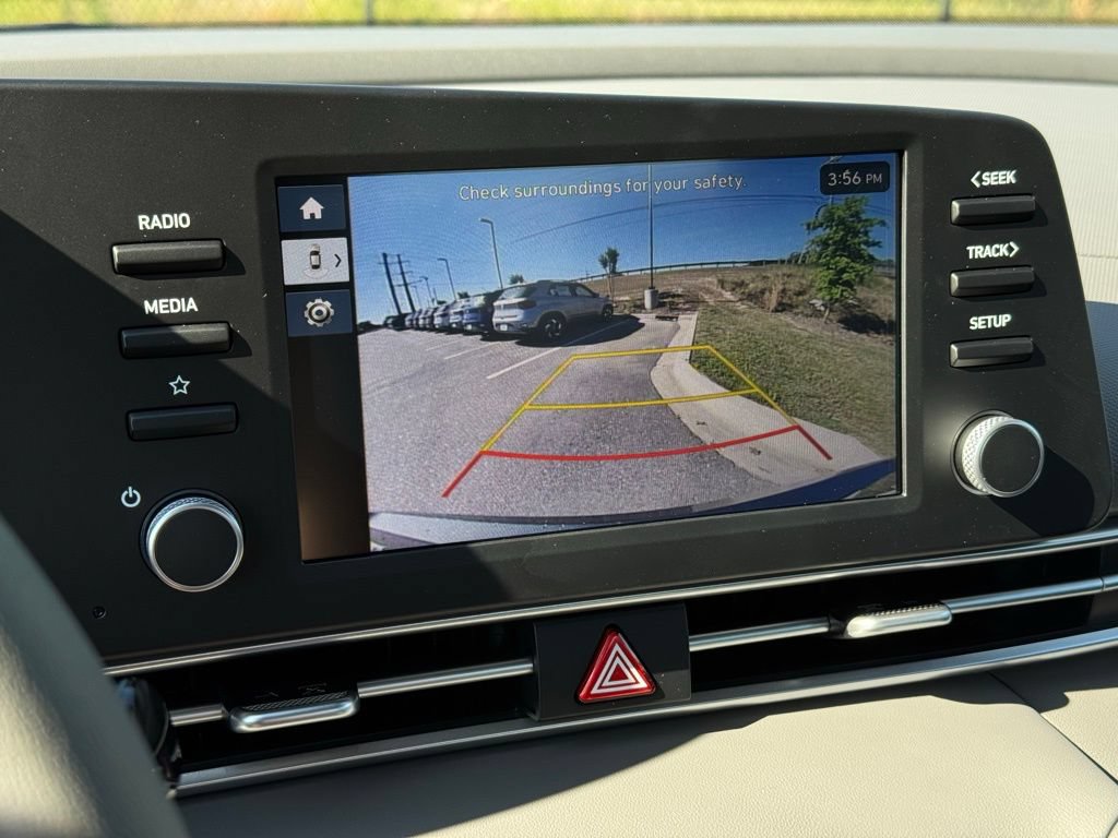 Used 2026 Hyundai Elantra SE FWD image 3