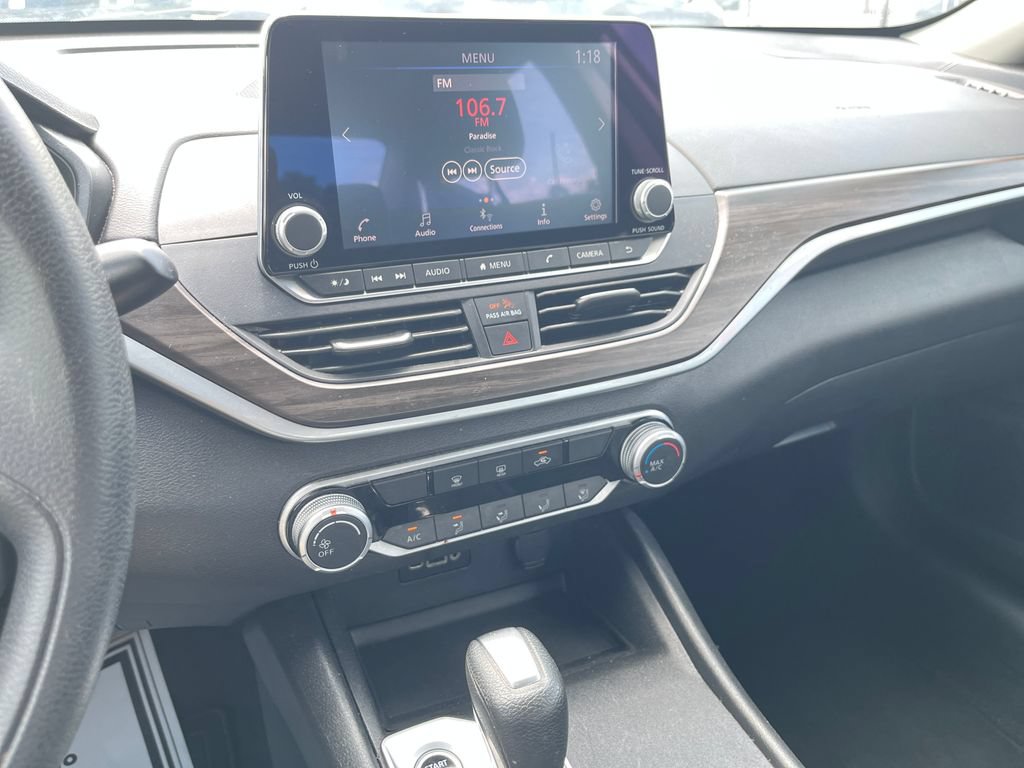 Used 2025 Nissan Altima 2.5 SV FWD image 17