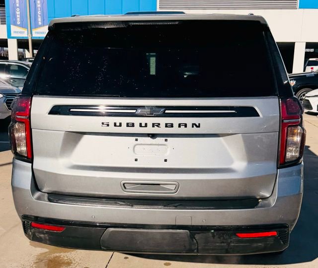 Used 2023 Chevrolet Suburban Z71 w/ Luxury Package image 3