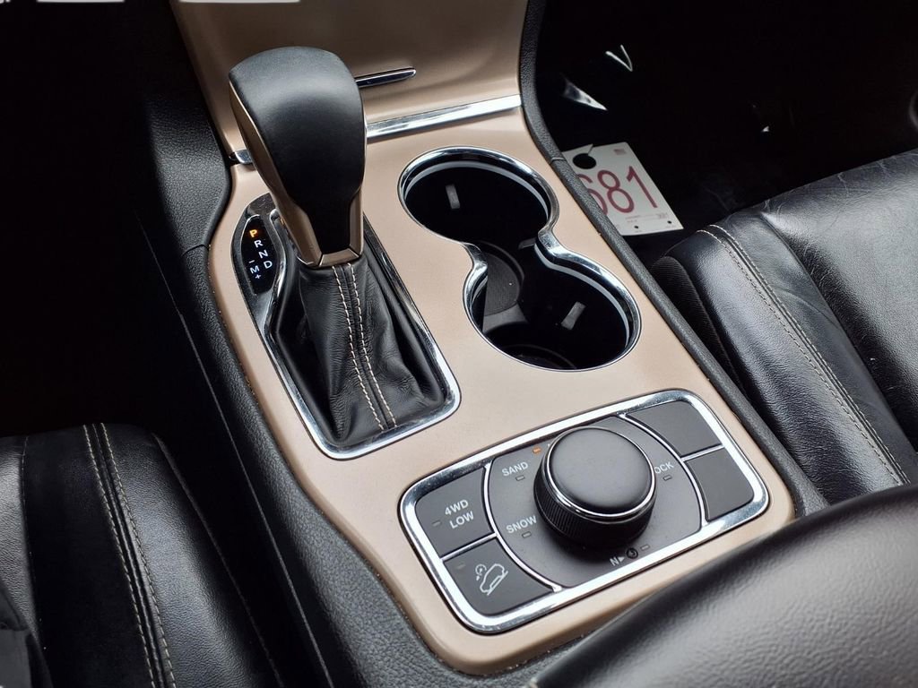 Used 2017 Jeep Grand Cherokee Limited image 11