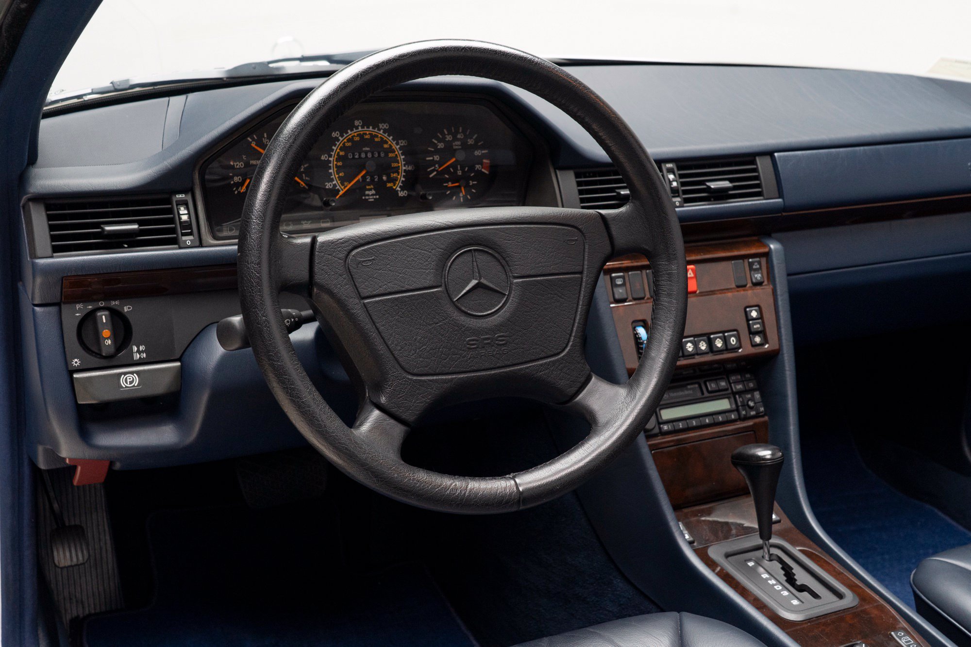 Used 1995 Mercedes-Benz E 320 Convertible image 29