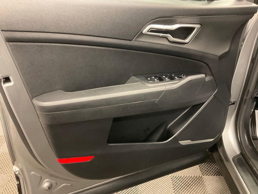 Used 2024 Kia Sportage LX image 13