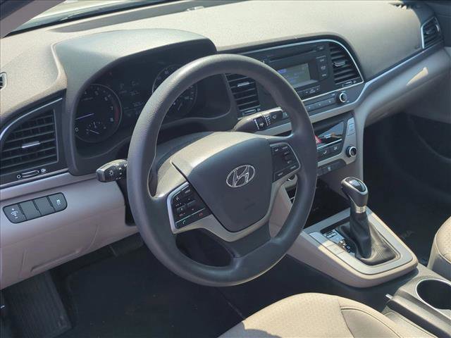Used 2017 Hyundai Elantra SE image 9