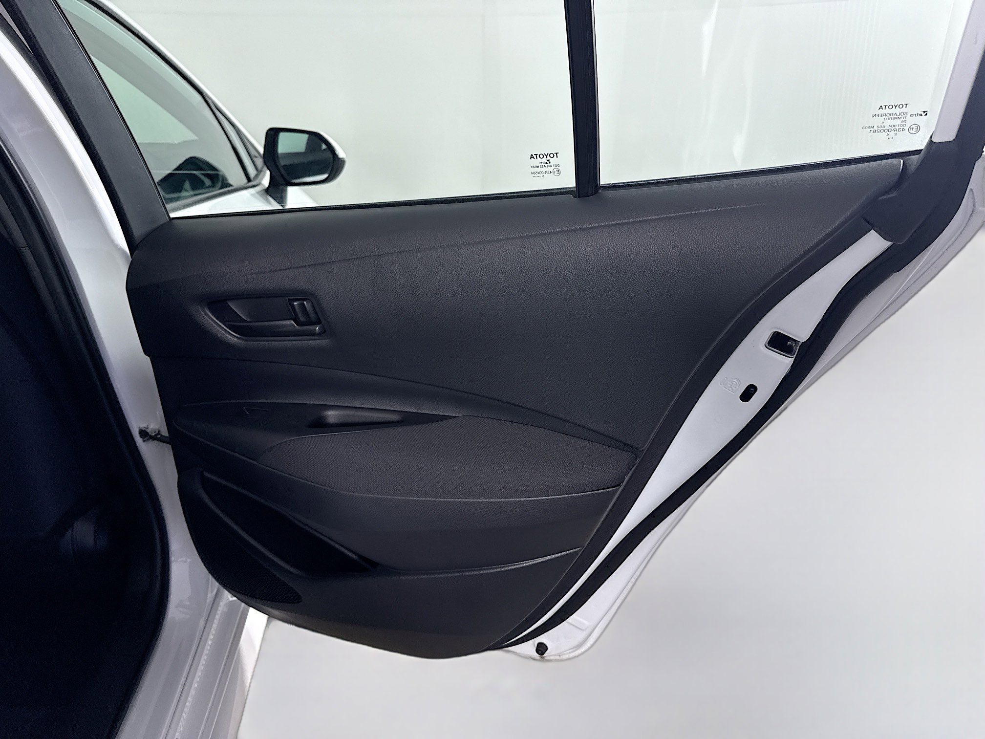 Used 2025 Toyota Corolla LE image 27