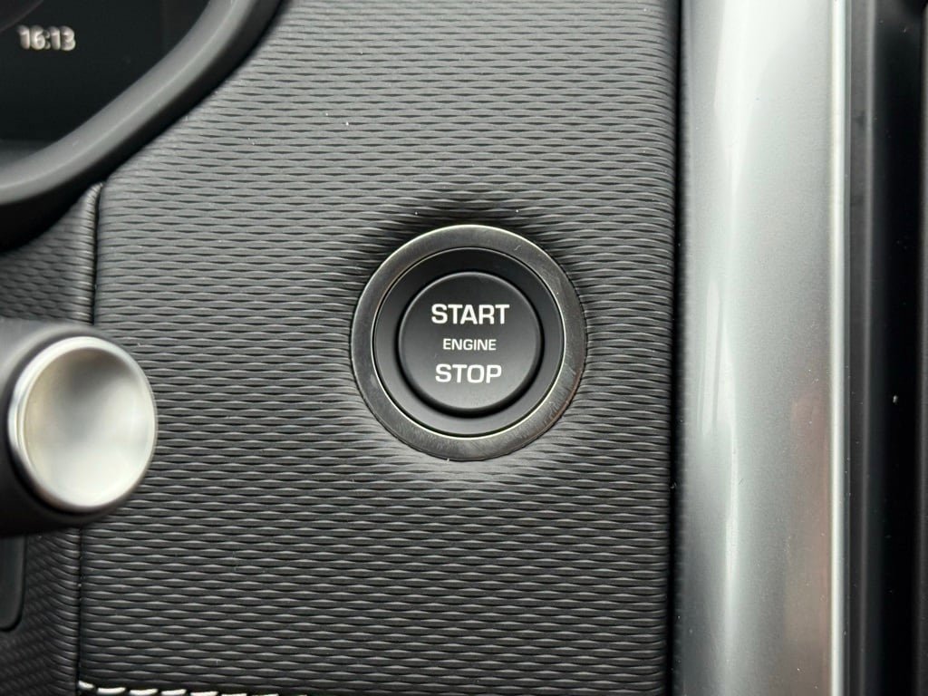 New 2026 Land Rover Discovery Limited Edition AWD/4WD image 23